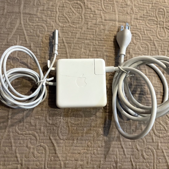 Apple 85W Power Adapter Charger A1343 - Picture 1 of 5